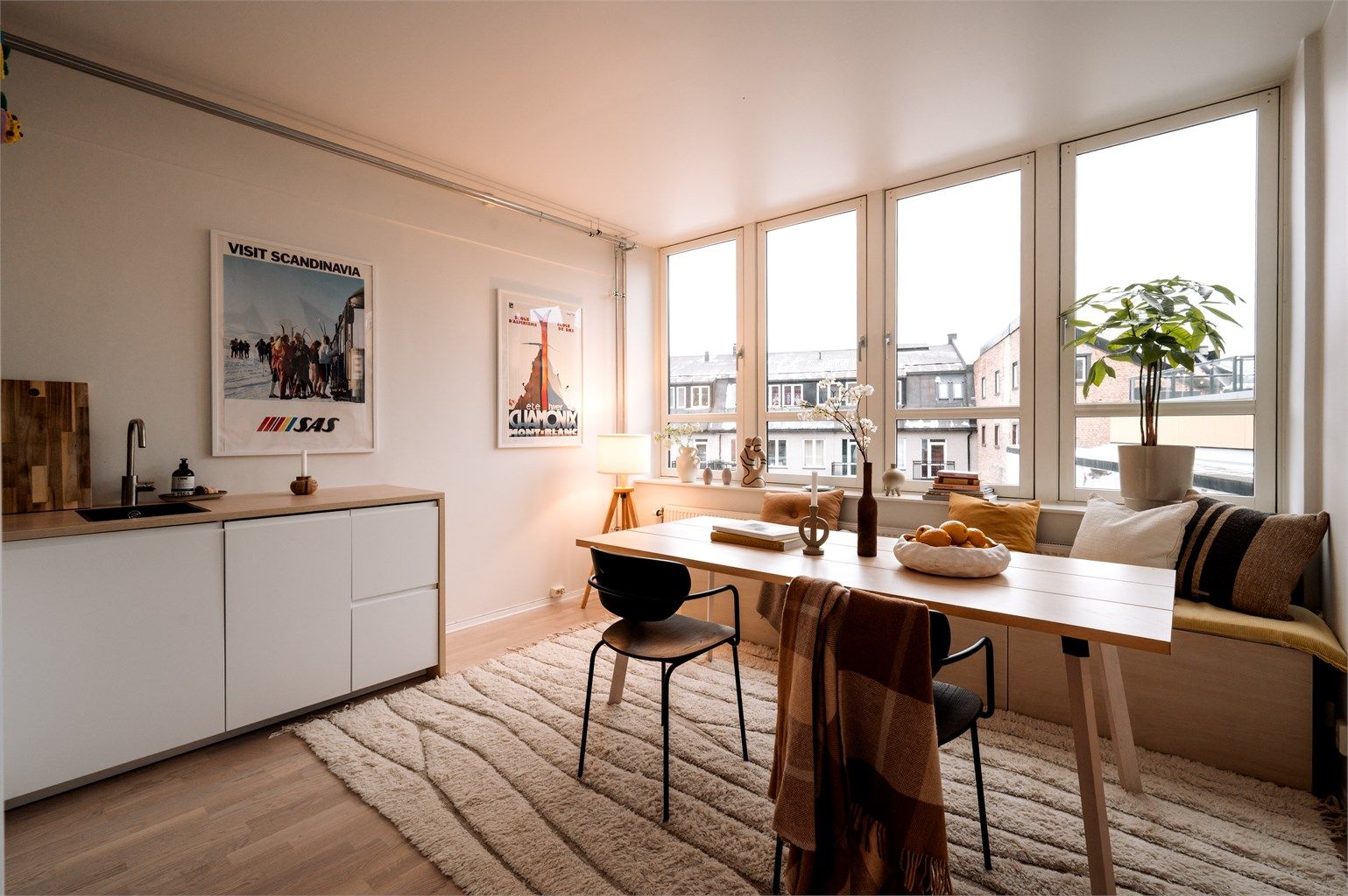 En arealeffektiv og særegen 3-roms i tidligere fabrikkbygg