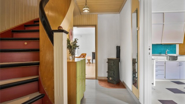 Frittstående vedovn i gang