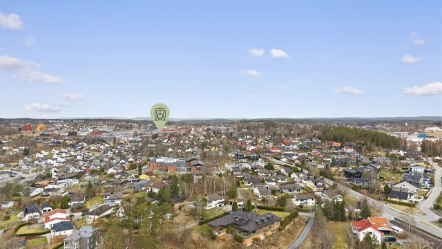 Kort vei til sentrum med Follobanen og Ski storsenter