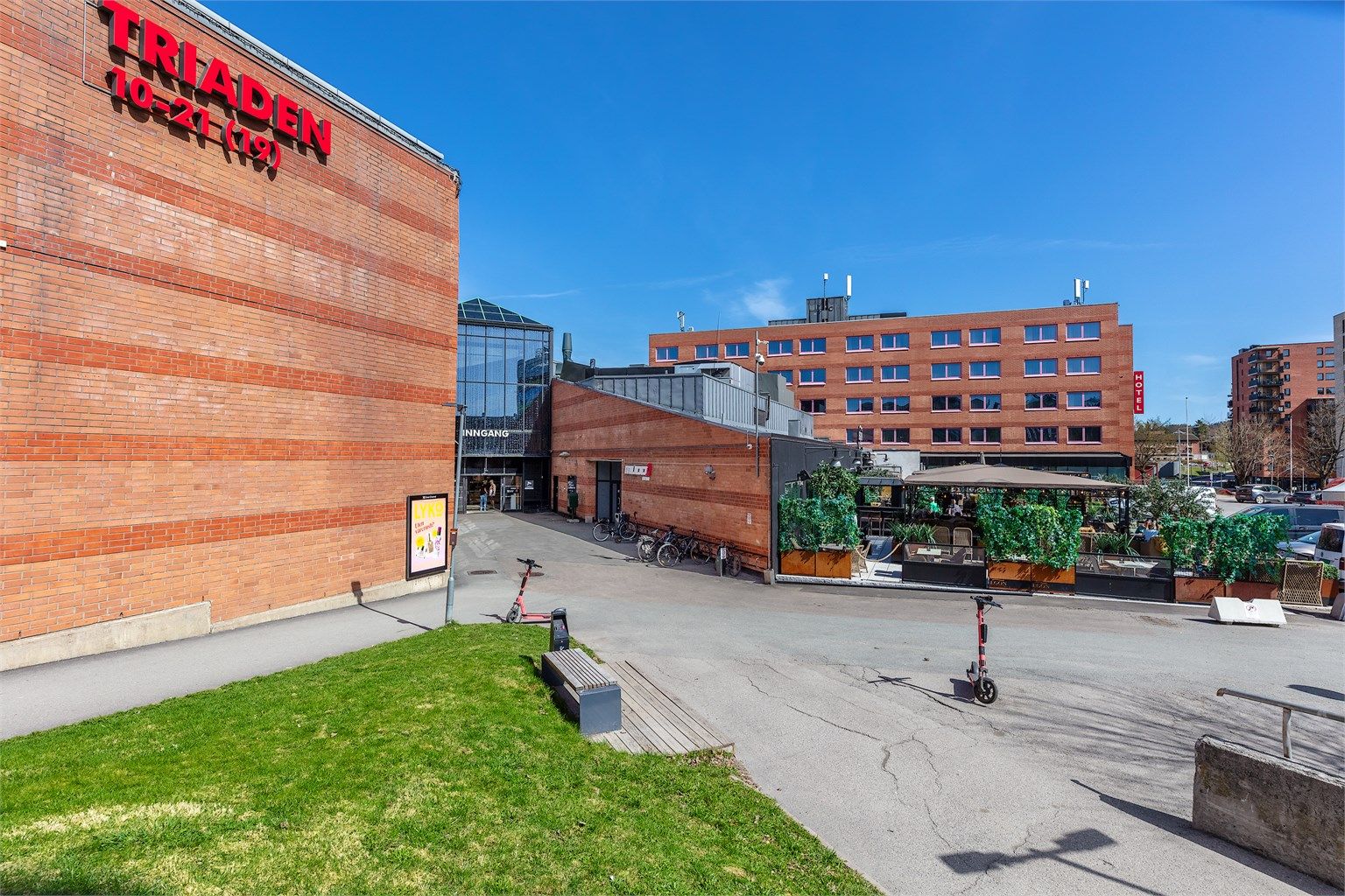 Dagligvarehandelen gjøres enkelt med gangavstand til Triaden Lørenskog Storsenter.