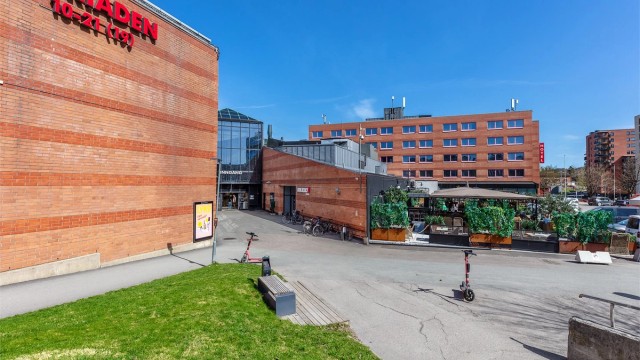 Dagligvarehandelen gjøres enkelt med gangavstand til Triaden Lørenskog Storsenter.