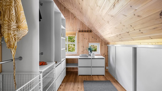 Soverom 4: Brukes i dag som garderobe, men kan enkelt tilbakestilles til soverom.