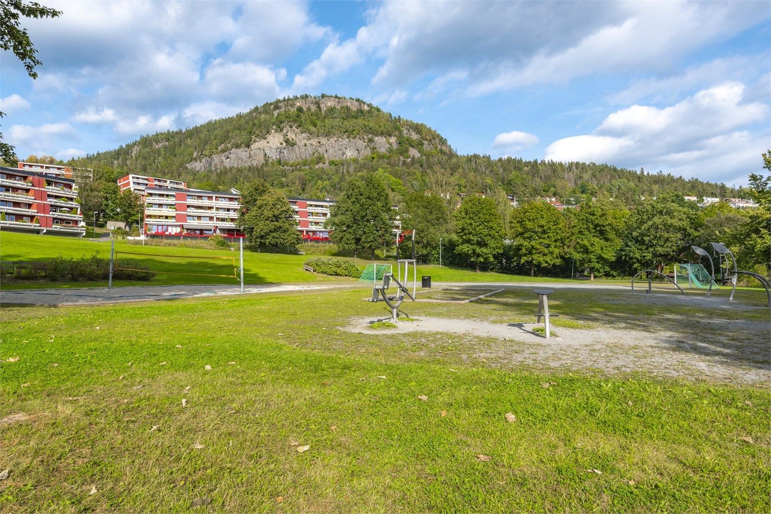 Dette er et hjem med hjerterom og tumleplass – perfekt for barnefamilien som ønsker trygghet, fellesskap og gode oppvekstsvilkår