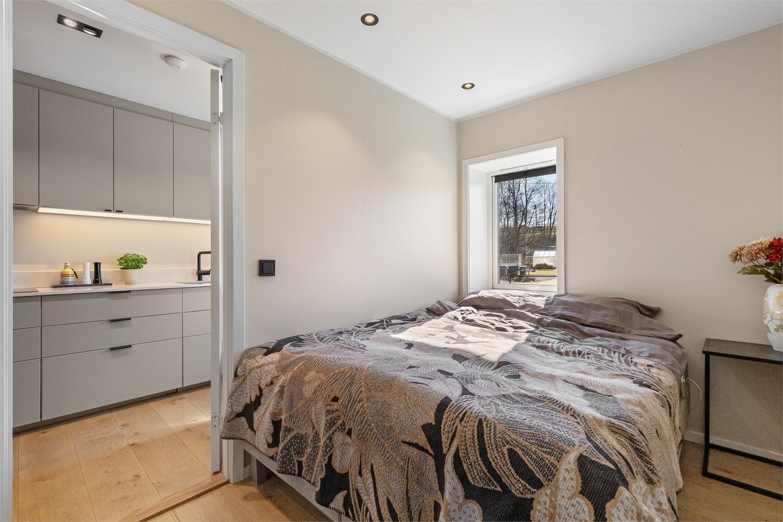 Soverom 1 ved kjøkkenet