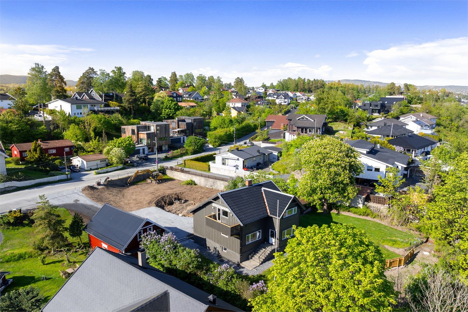 Tomt under deling til salgs