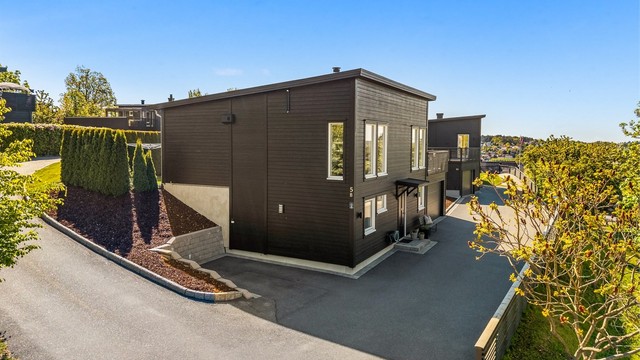 Eiendommen ligger i et veletablert og populært boligområde på Brentåsen/ Hasle.