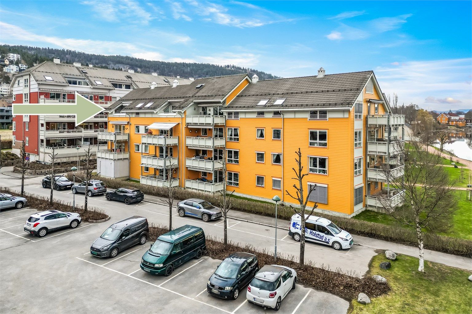 Felles inngangsparti med videre heis- og trappeadkomst til leilighetens etasjeplan (4. etasje).