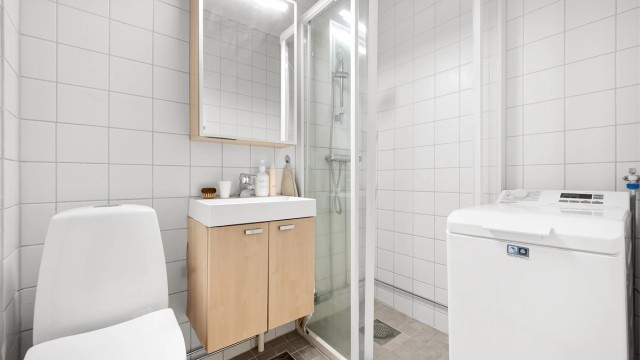 Badet ble pusset opp av fagfolk i 2007 og har flislagte overflater.