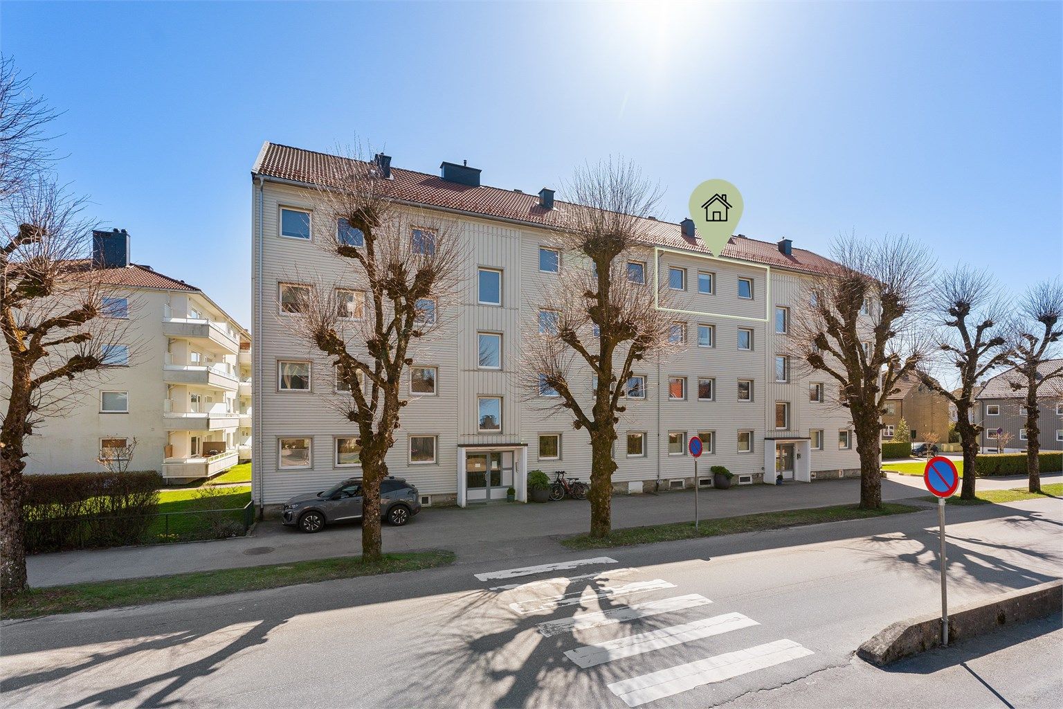 Fasadebilde sett fra bakside mot rolig gate