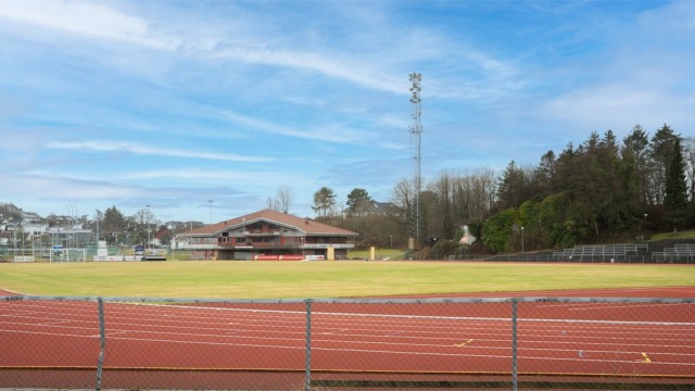 Området byr på et godt utvalg fritidsaktiviteter, med idrettsanlegg som Vår Energi Arena Forus.