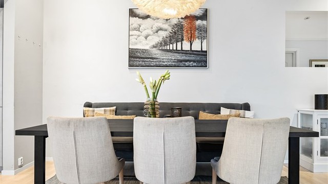 Stue/spisestue med downlights i tak