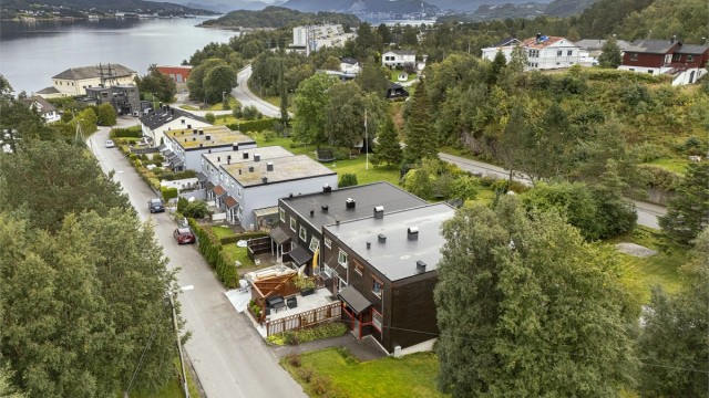 Beliggenhet i et etablert og barnevennlig område med gangavstand til Larsgården skole.