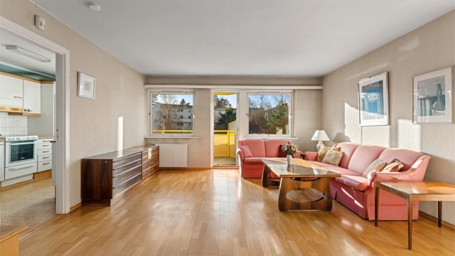 Velkommen til Eiksveien 74B på Østerås. Presentert av Eiendomsmegler/Partner Ola Wee Ahlstrand v/Krogsveen Bærum. Foto: Zovenfra AS