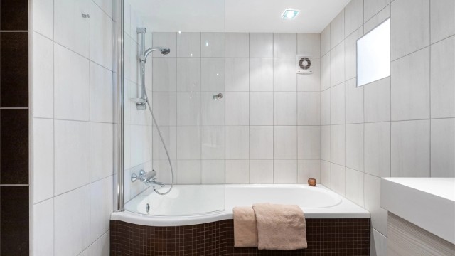 Dusj i badekar, perfekt for barnefamilier