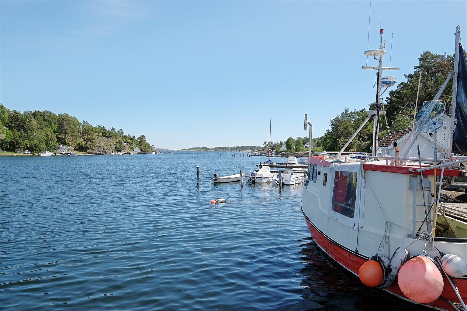 Kyststien og badeplasser er lett tilgjengelig for rekreasjon.