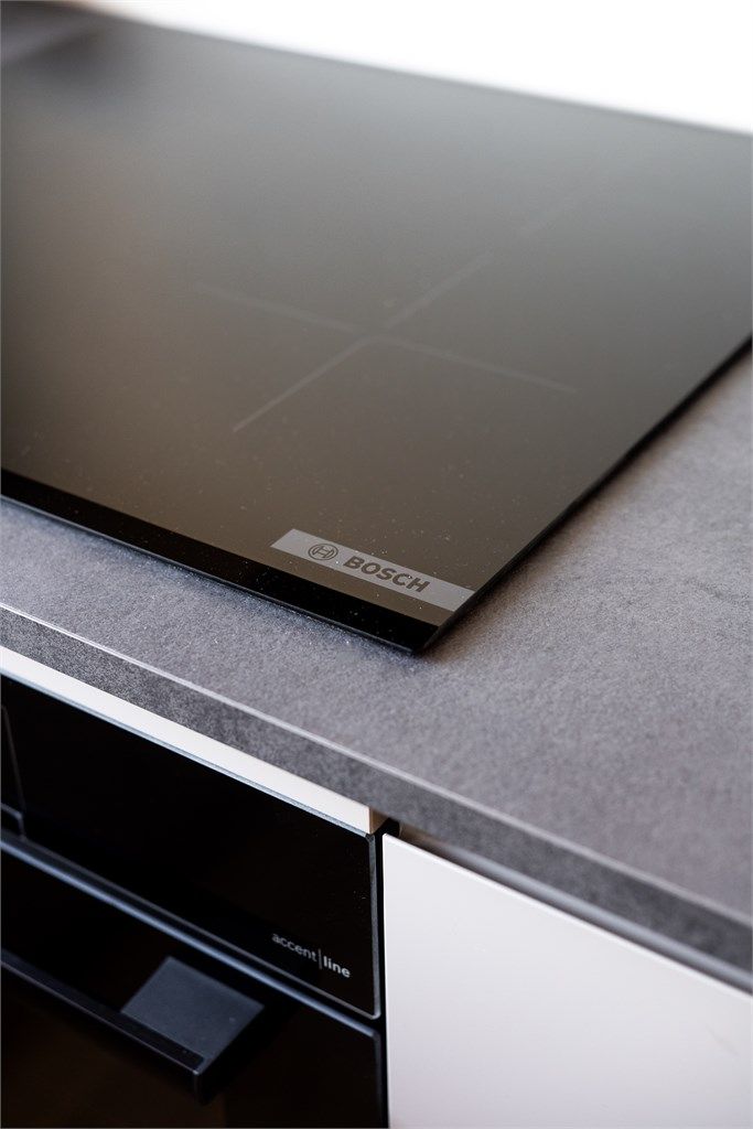 Nedfelt induksjonstopp fra Bosch gir presis og effektiv matlaging.