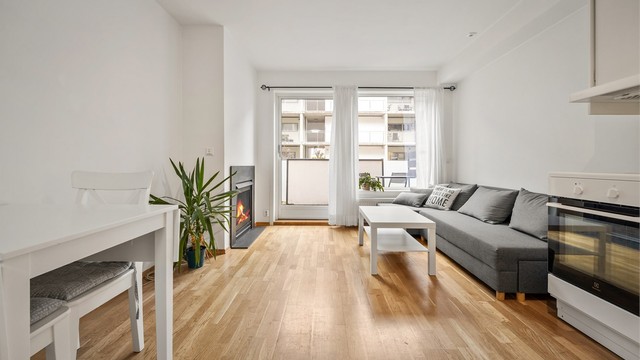 Utgang fra stuen til uteplass på balkong