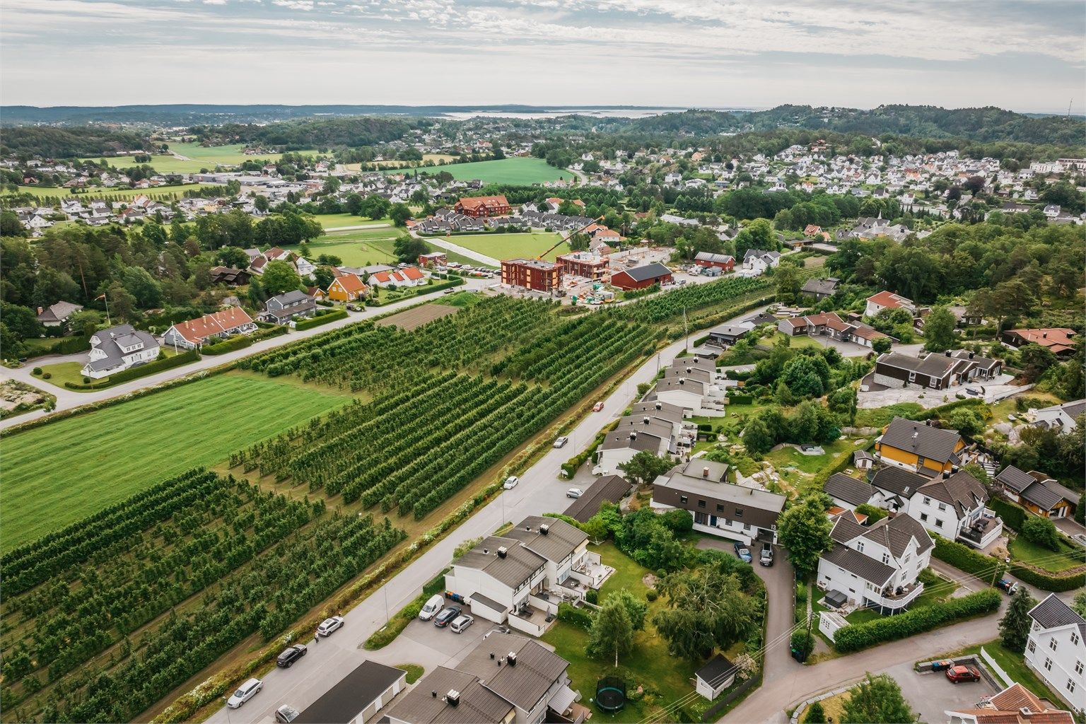 Eiendommen ligger i et etablert og barnevennlig område. 