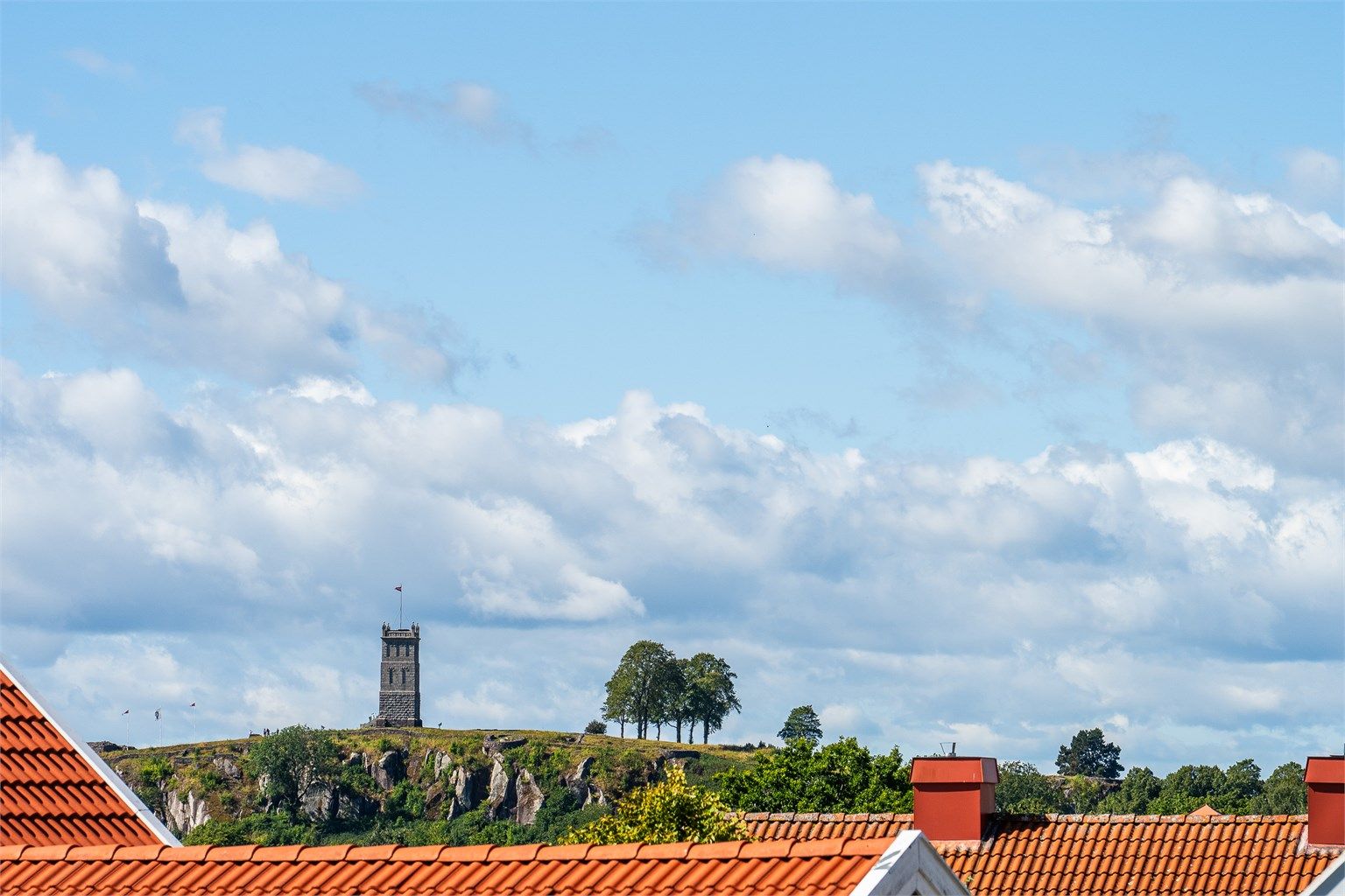 Leiligheten har en attraktiv beliggenhet på Solvang i Tønsberg, i et rolig og veletablert boligområde