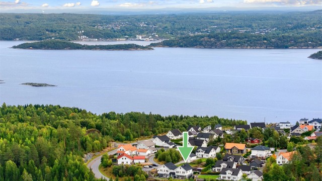 Oslofjorden er kun få minutter gange unna
