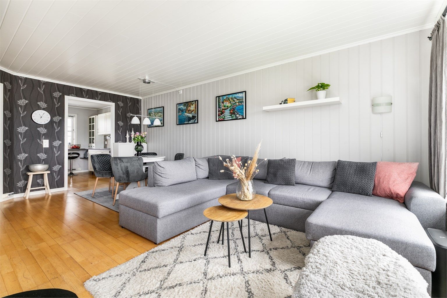 Skogveien 59C presenteres av Krogsveen Moss.