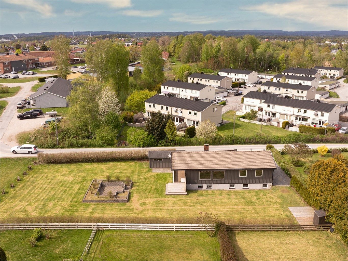 Boligen ble i 2017 vesentlig oppgradert innvendig og samtidig tilrettelagt for utleie av underetasjen.