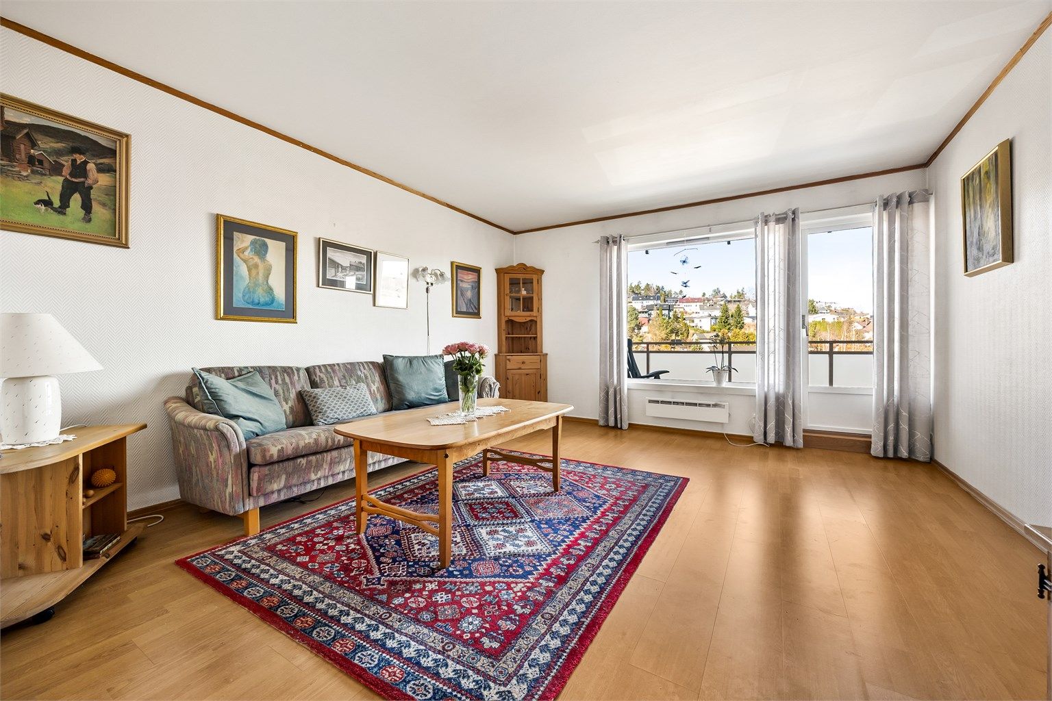 Eiendomsmegler Krogsveen v/ Silje Frankplads ønsker velkommen til Skysetveien 1B