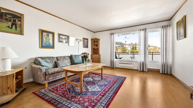 Eiendomsmegler Krogsveen v/ Silje Frankplads ønsker velkommen til Skysetveien 1B