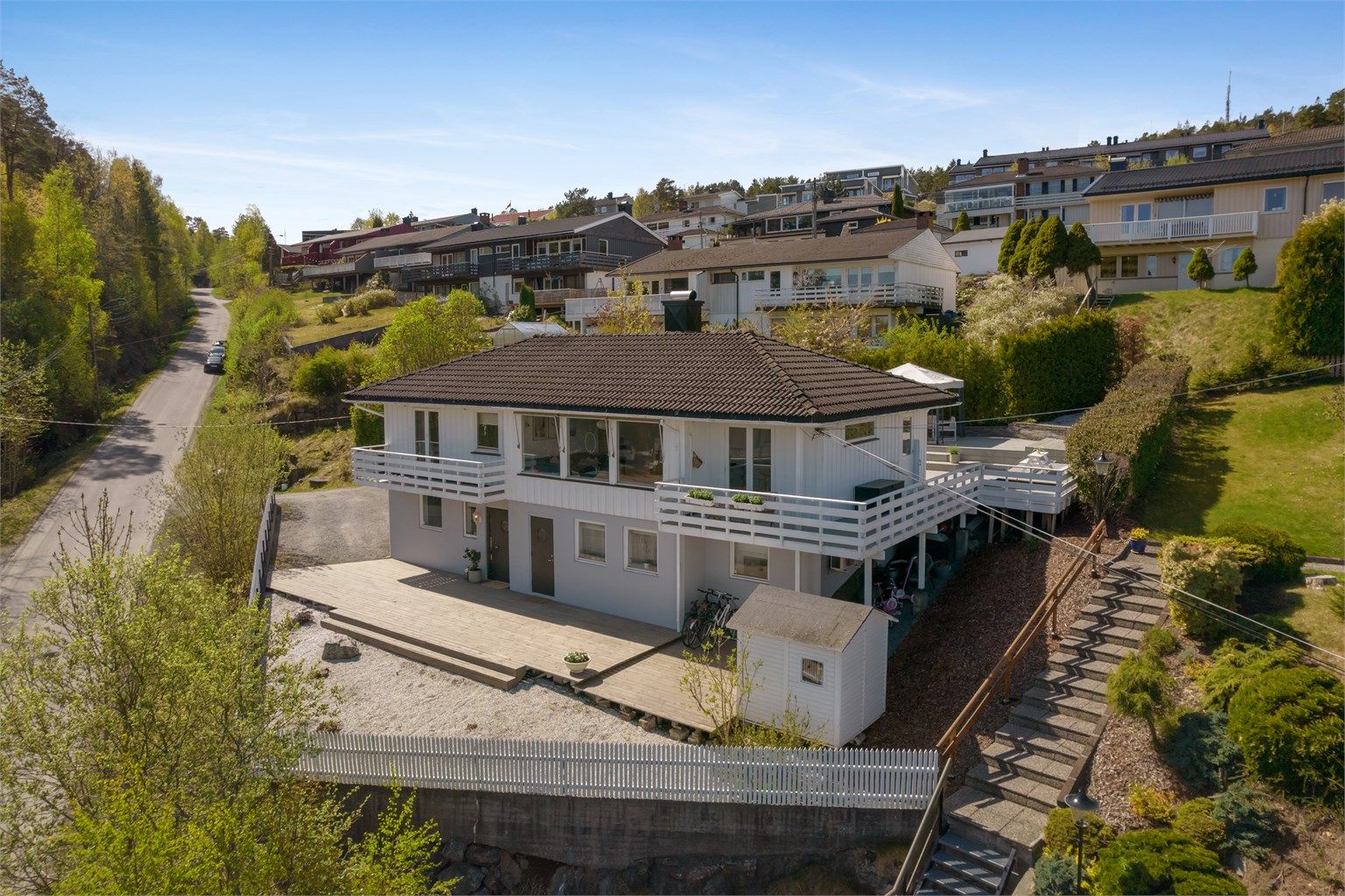 Enebolig med utleiemulighet sentralt på Stathelle - Velkommen til Krabberødstrand Terrasse 2.