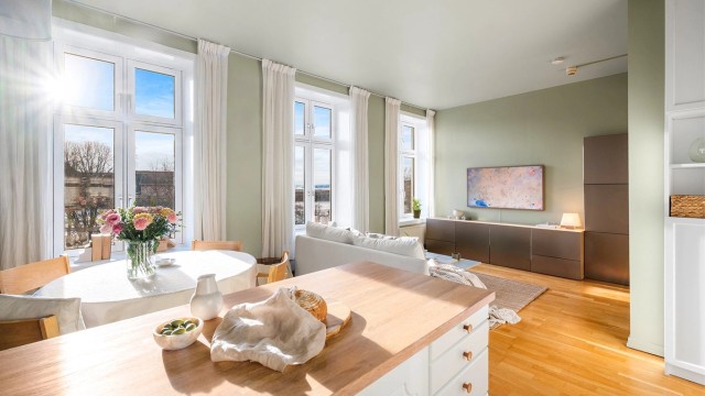 Velkommen til Rådhusgata 21 - Presentert av Eiendomsmegler Krogsveen v/Emilie Lie! Foto: Peter Futo.