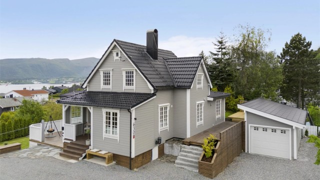 Velkommen til Borgundvegen 630 presentert av eiendomsmegler Camilla Christensen