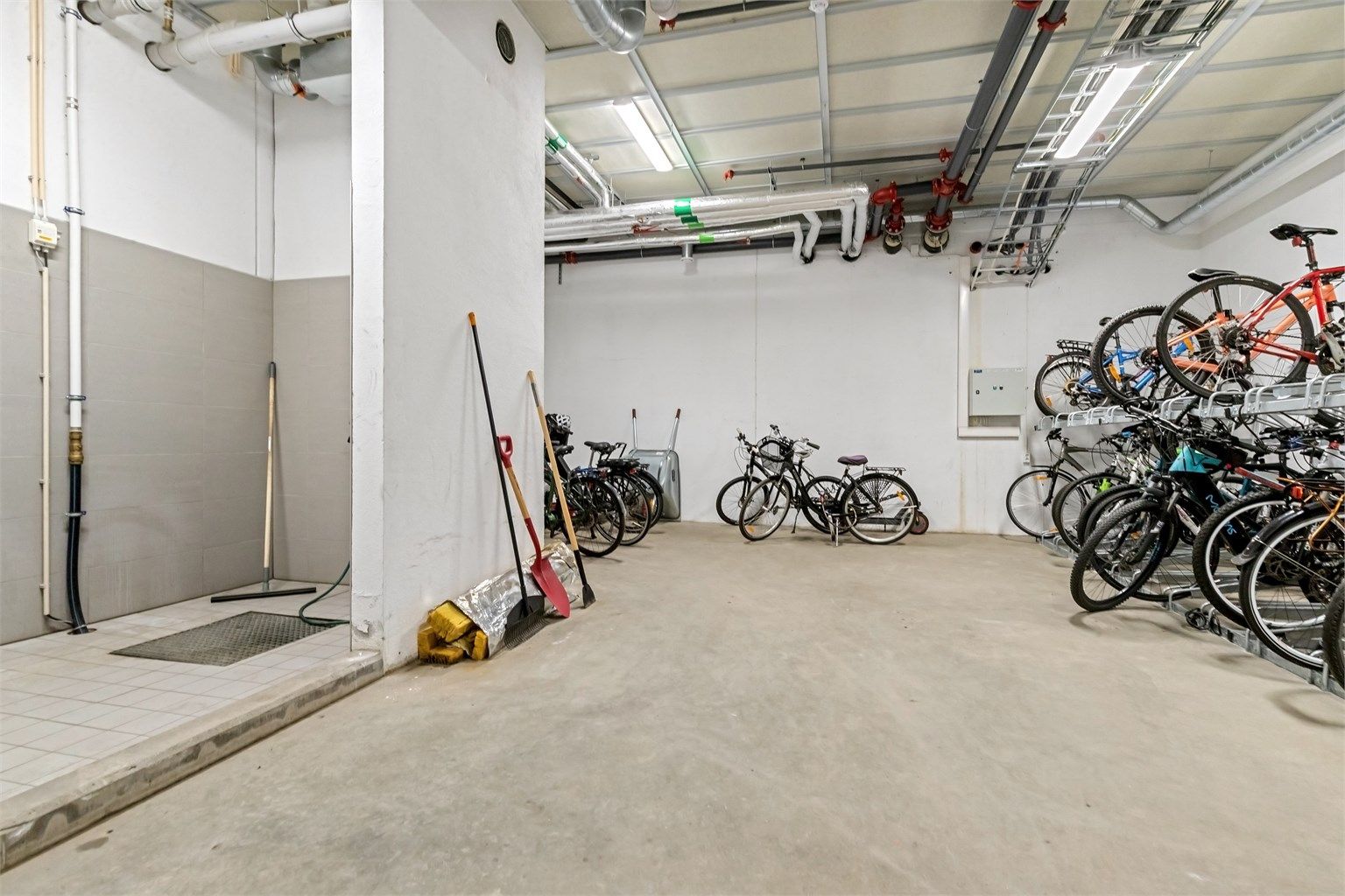 Felles sykkelbod med vaskehall/verksted for sykkel
