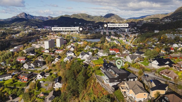 Daglige innkjøp kan enkelt gjøres ved Bunnpris Smiberget eller Spar Bønes, ellers ligger Oasen senter innen kort kjøretid.