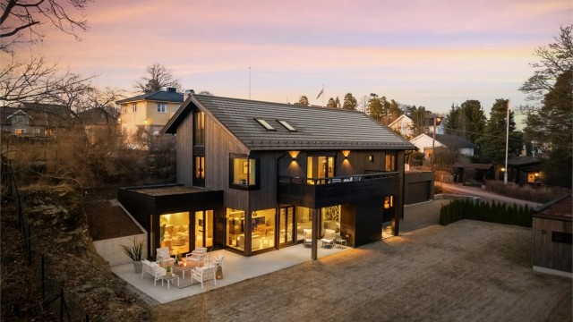 Velkommen til Jonsokveien 22B og en ny, rålekker enebolig med bergvarme og solcelletak