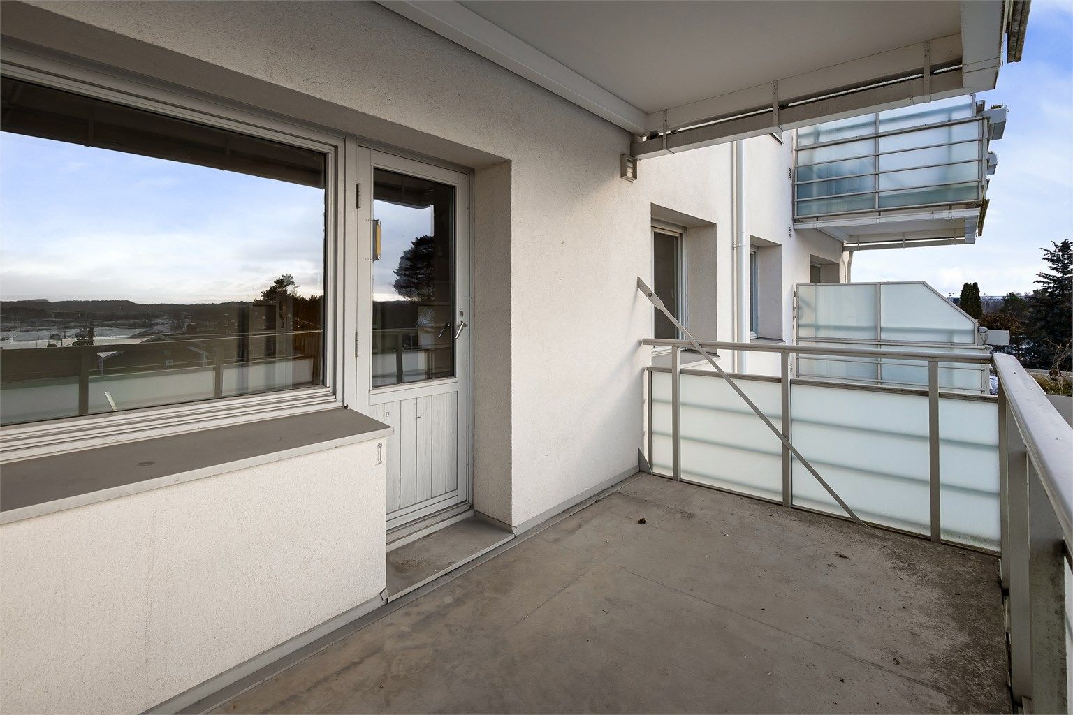 Her er det god plass for å skape en privat uteplass.