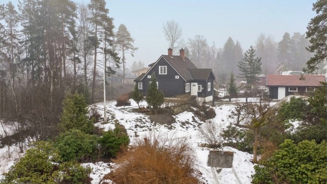 Tomten er opparbeidet med ........................