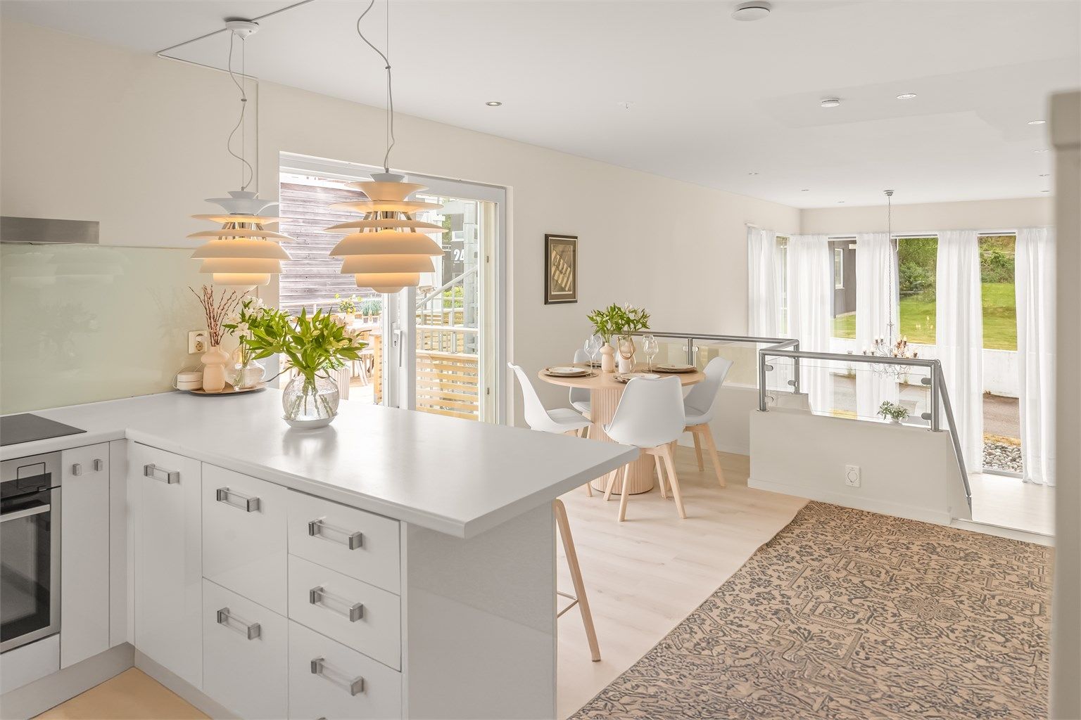 Barnevennlig beliggende bolig der nærmeste barnehage ligger ca. 100 meter unna utgangsdøren 