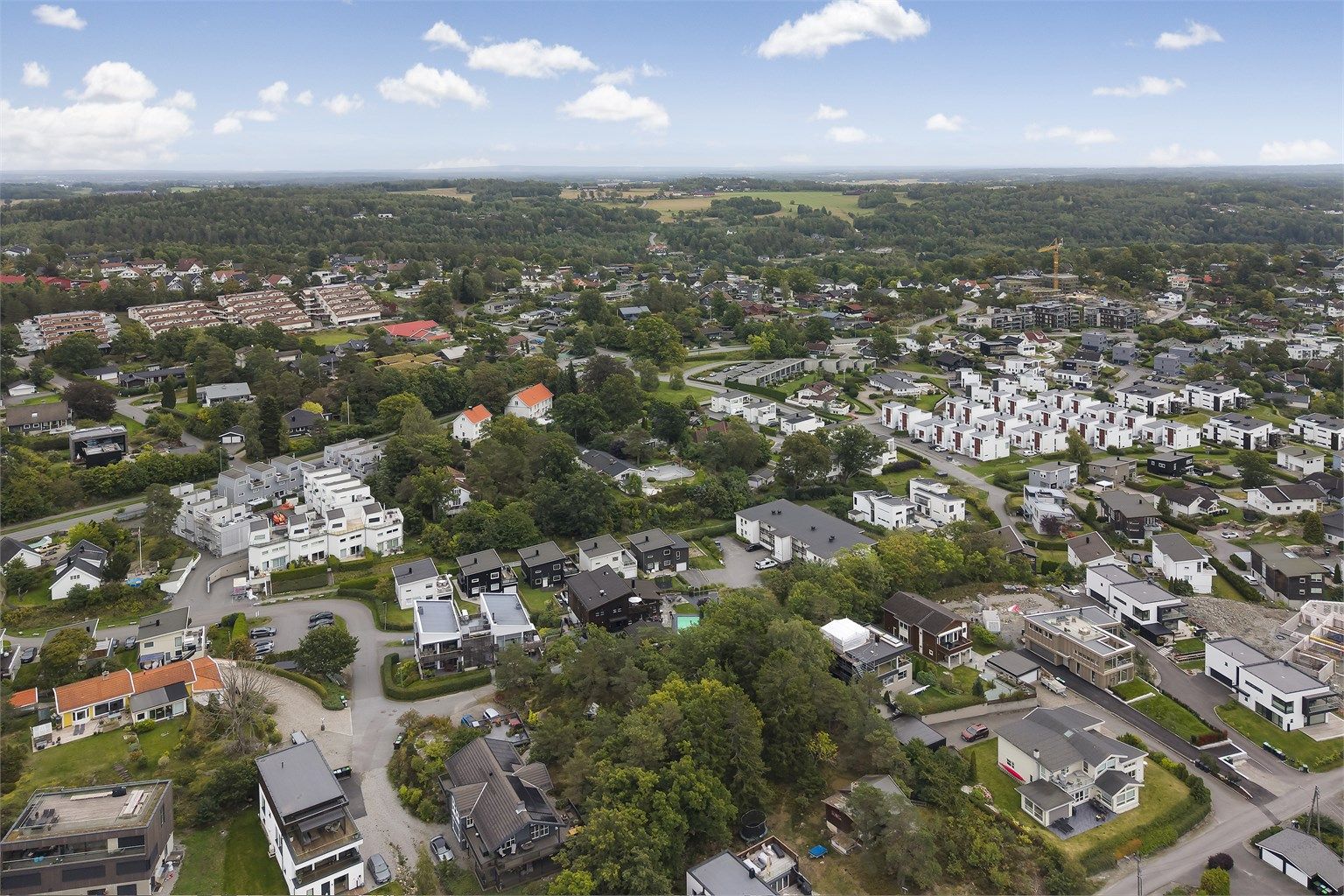 Nærhet til flotte turstier og lysløyper i Frognmarka og ved Seiersten.