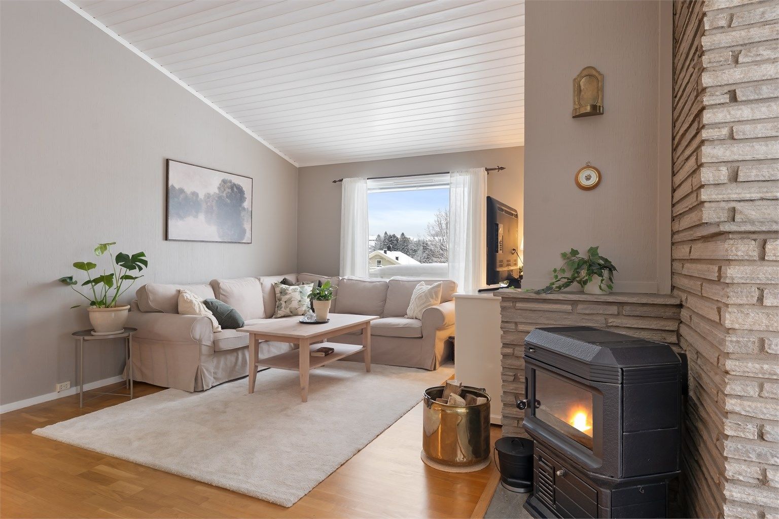 Vedovnen gir både varme og en hyggelig atmosfære på kjølige dager