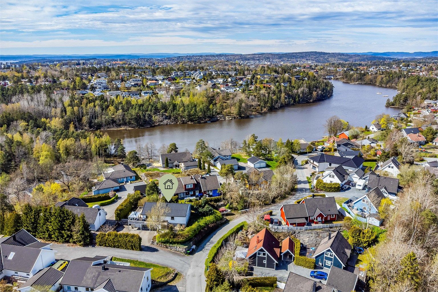 Hananbakken 18 presenteres av Krogsveen.
Fotograf; Børge Oppegård.