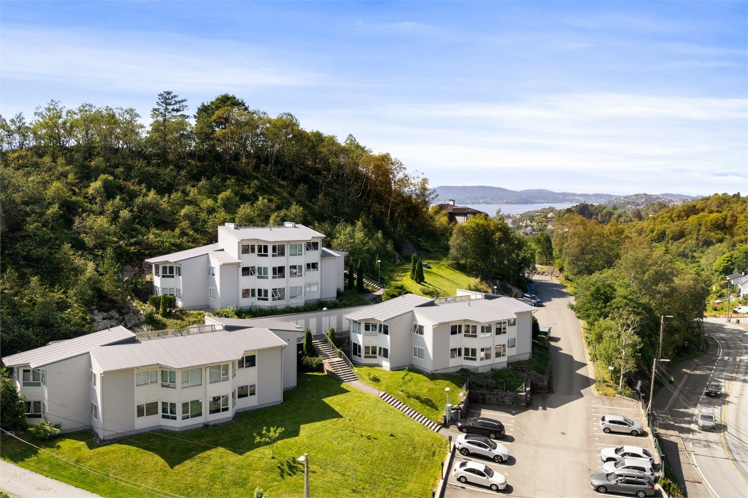 En fin og lettstelt leilighet med sentral beliggenhet mellom Åsane og Bergen sentrum.