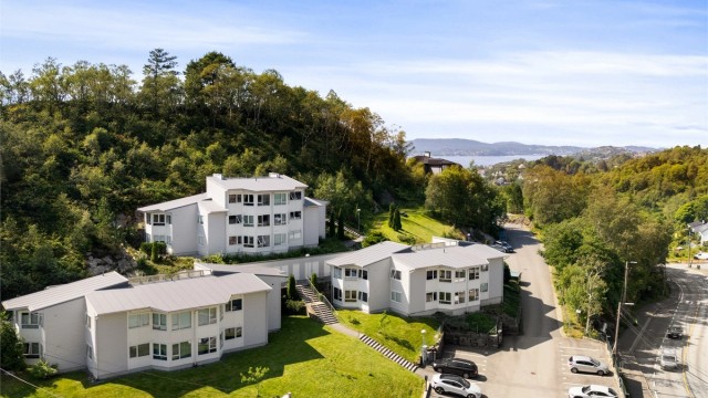 En fin og lettstelt leilighet med sentral beliggenhet mellom Åsane og Bergen sentrum.