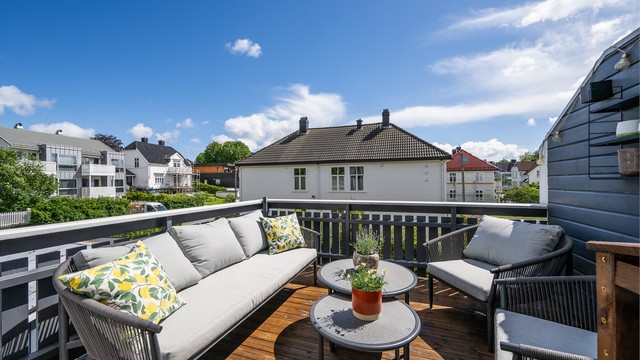 Sjarmerende leilighet med loft | Sentralt i Tønsberg | Sørvendt balkong | Garasje m/ elbillader