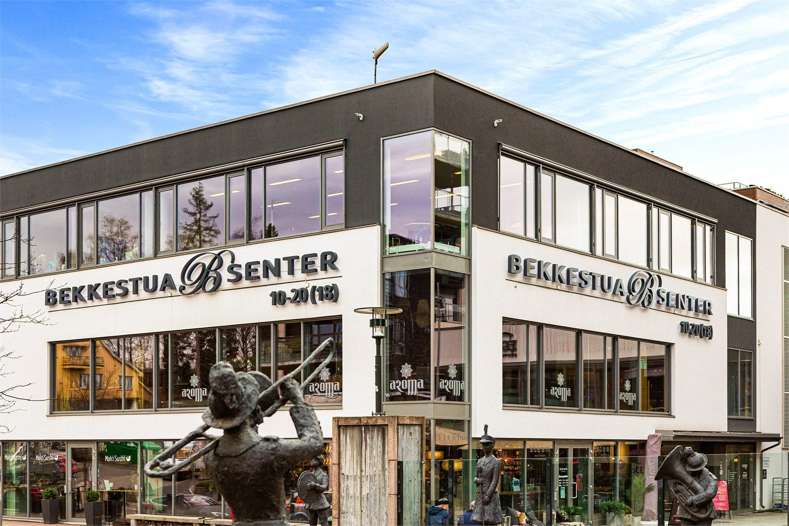 Bekkestua senter har over 20 butikker og flere serveringssteder