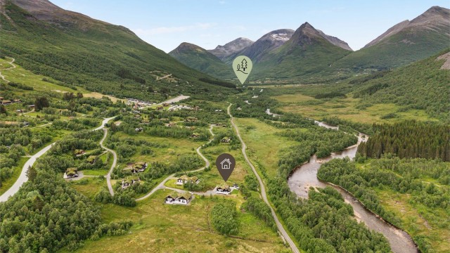 Ved Øyna er det tillaget en trivelig badeplass med sittebenker, gapahuk og bålplass. Flere fjellvann i området har og ørretbestand