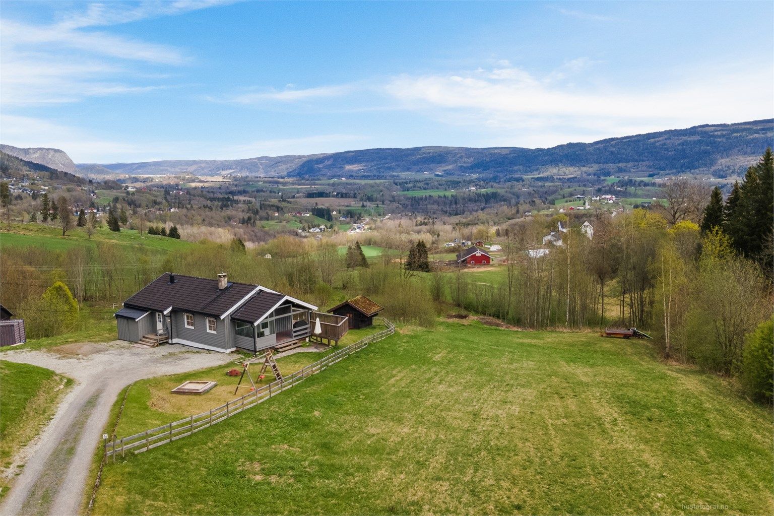 Lys og pen enebolig med 2 etasjer