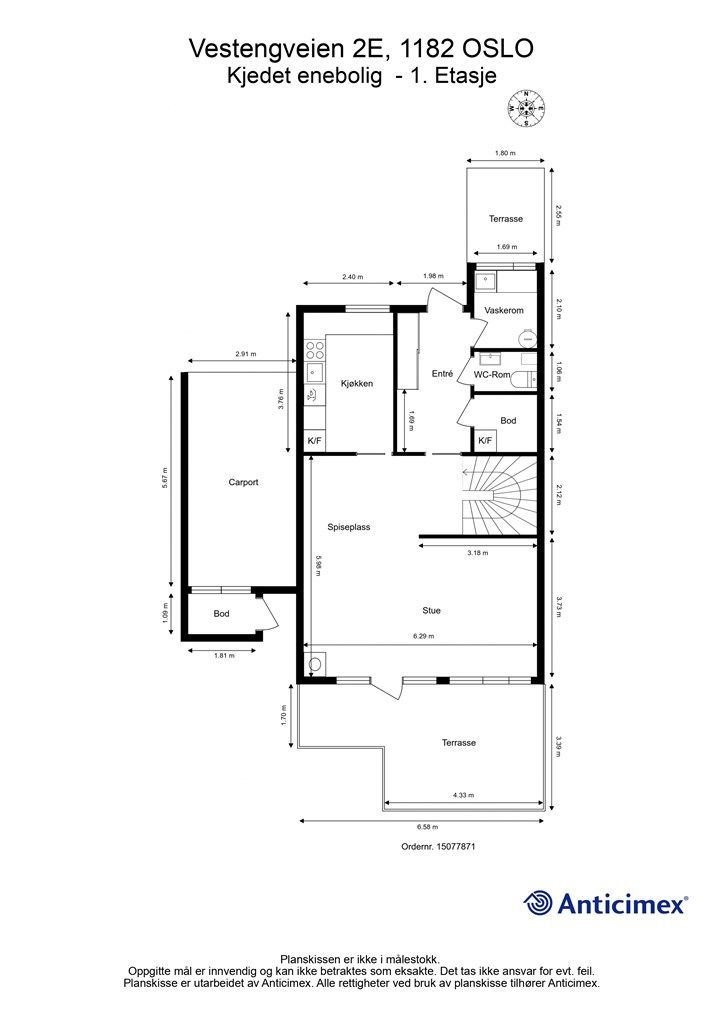 Første etasje har en sosial og åpen planløsning med stue, spisestue og kjøkken, samt praktiske rom som entré, vaskerom og WC.