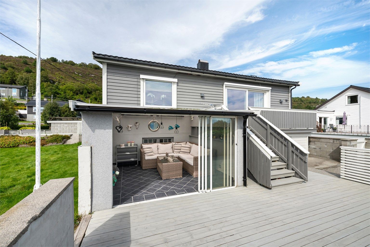 Terrasse og hagestue