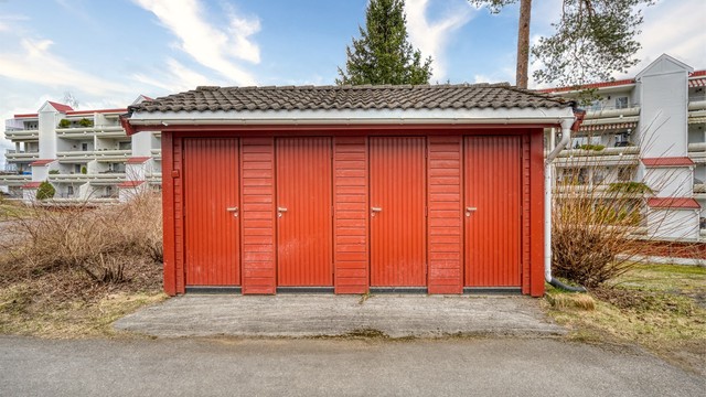 Det felles bodbygget gir ekstra, skjermet lagringsplass for beboerne.