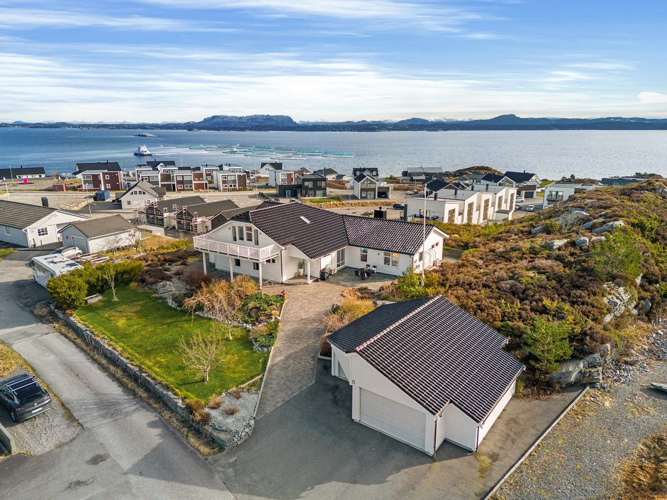 Velkommen til Rongøyvarden 21 - Presentert av Kjell Fjellstad v/ Eiendomsmegler Krogsveen